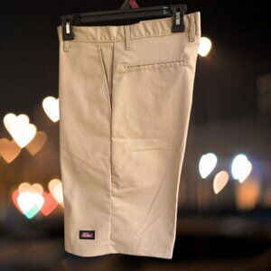 Dickies Men's 12 Inch Loose Fit Multi-Pocket Work Shorts Desert Sand Size 30